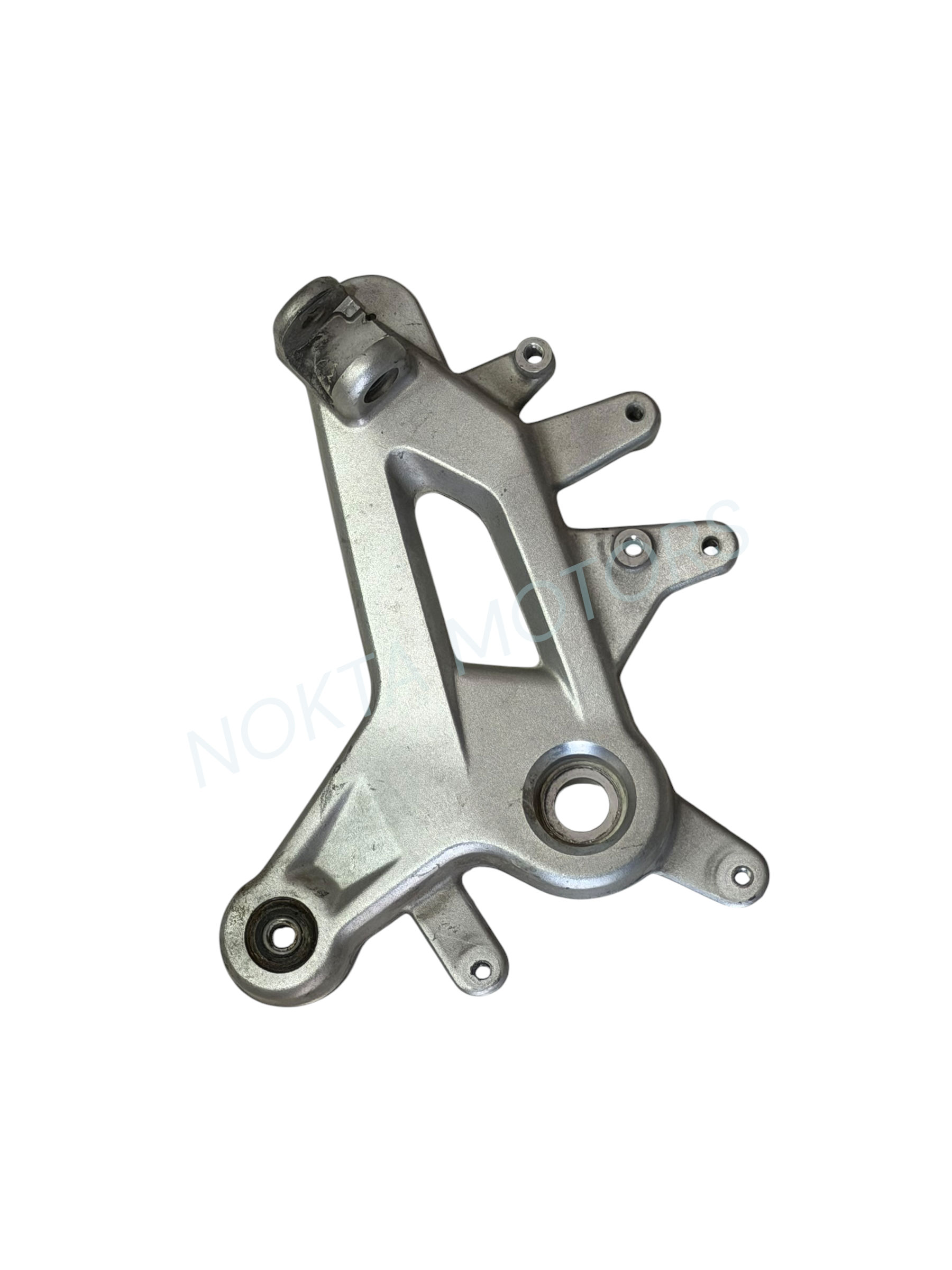 CF MOTO 450 SR ÖN SÜRÜCÜ BASAMAK BRAKET SAĞ (orjinal 2.el)