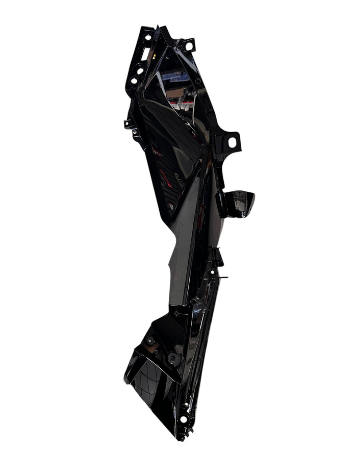 CF Moto 250SR Depo Altı Grenaj Parlak Siyah sağ orjinal