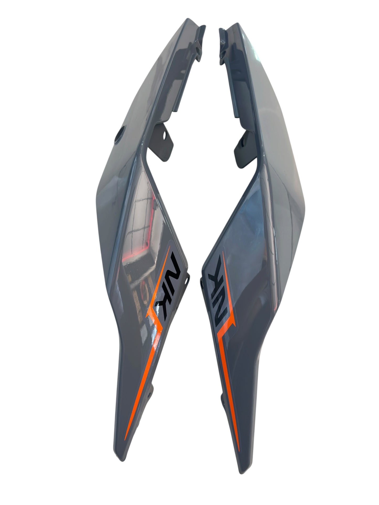 CF Moto NK250 Arka Kuyruk Sele Altı Nardo gri stikerli euro4