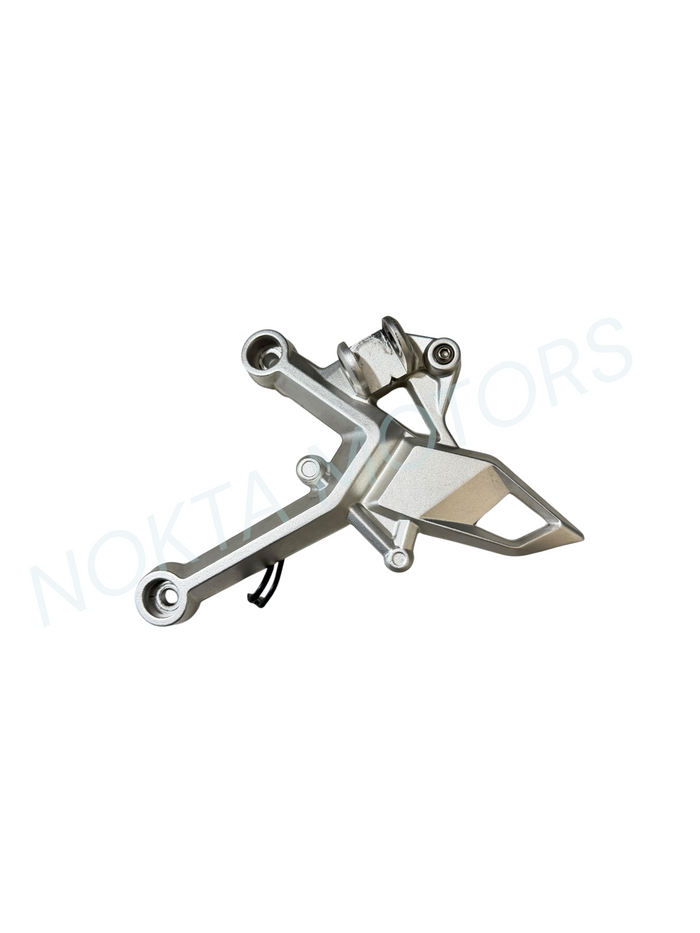CF MOTO SR 250- NK 250 ÖN SÜRÜCÜ BRAKETİ SAĞ  E4 (orjinal 2.el)