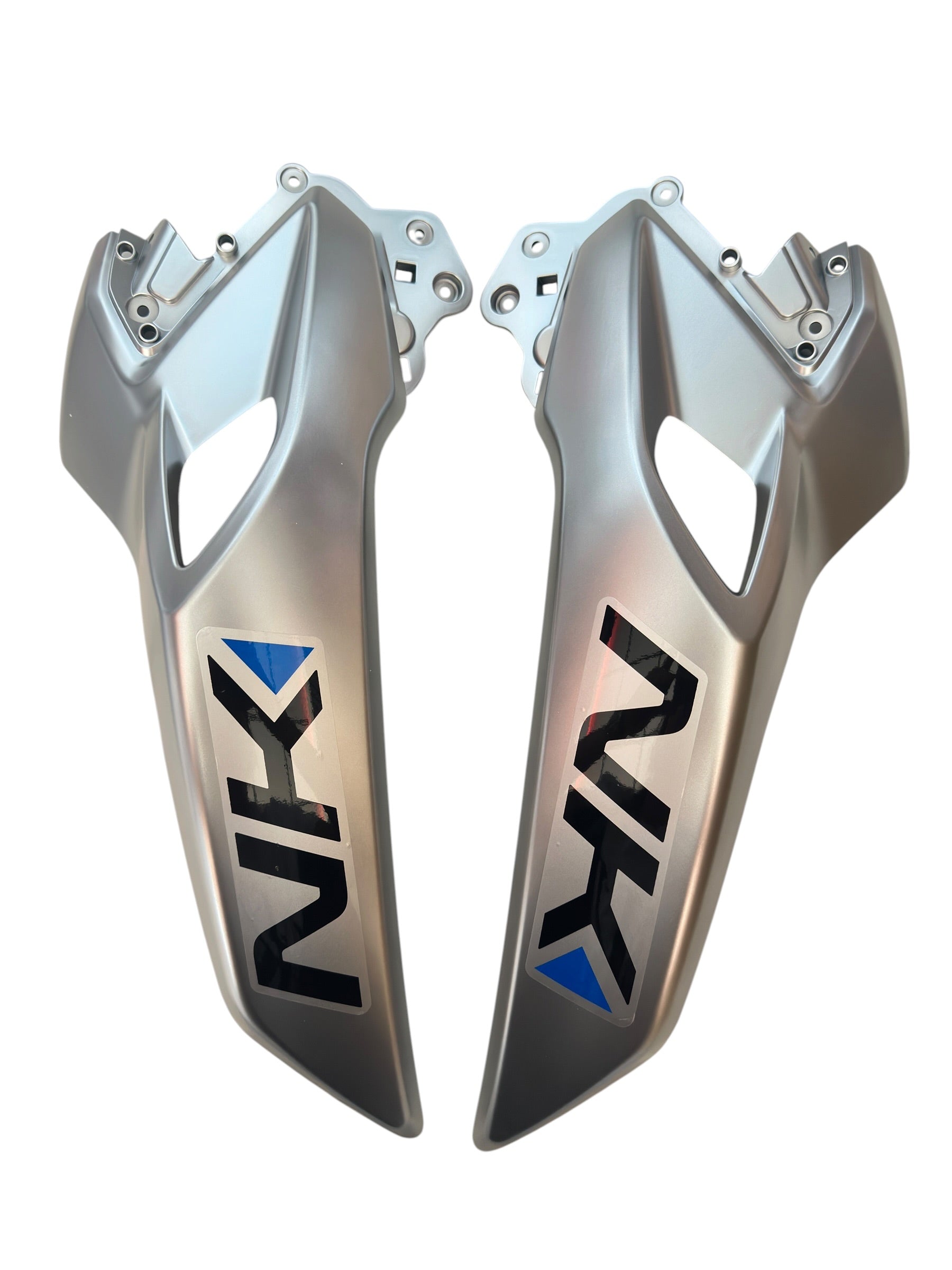 CF Moto NK250 Benzin Deposu Grenajı gri-stikerli